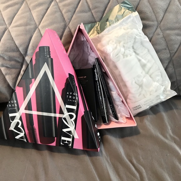 Avon Other - NWT Avon Beauty Box